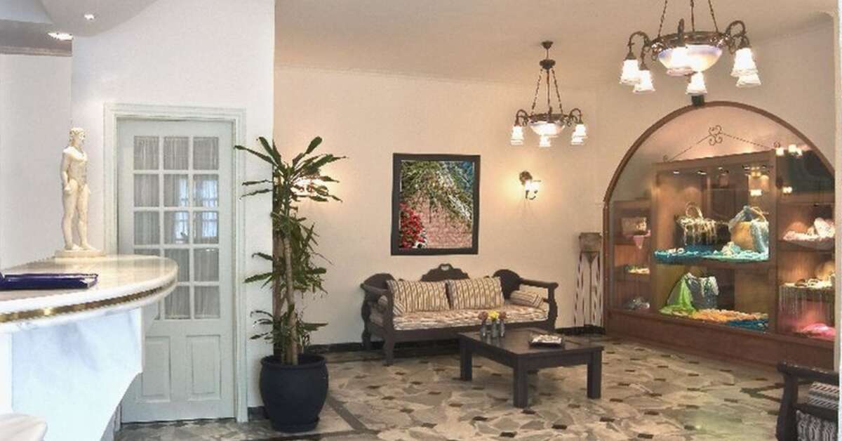 Een foto van het interieur van Kouros Village