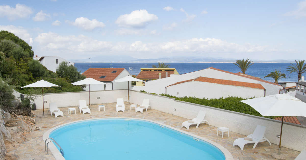 Ein Foto vom Pool im Lu' Hotel Maladroxia