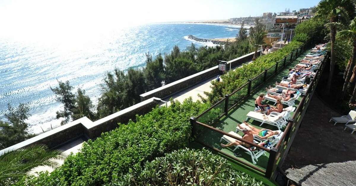 Ein Foto von der Terrasse im Hotel Parque Tropical