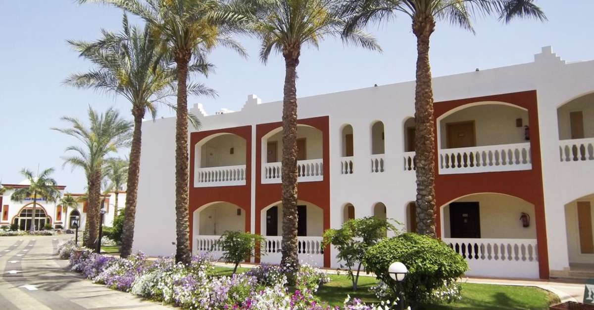 Een foto van de buitenkant van Sunrise Diamond Beach Resort