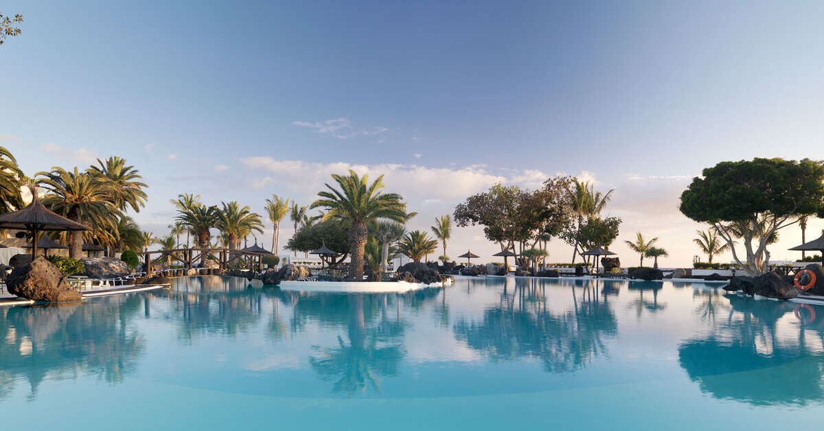 Een foto van het zwembad bij Paradisus Salinas Lanzarote By Melia
