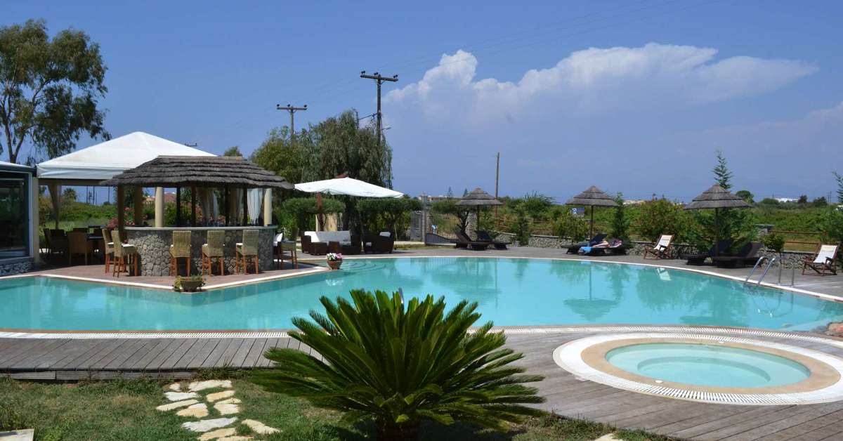 Een foto van het zwembad bij Almyros Villas