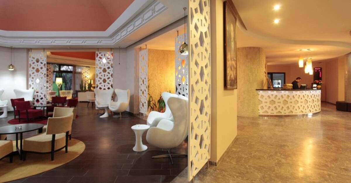 Een foto van het interieur van Kenzi Europa Hotel