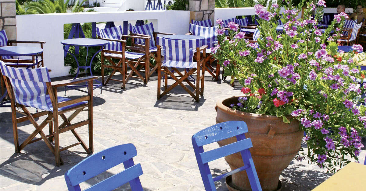 Een foto van het terras bij Ekaterini Hotel