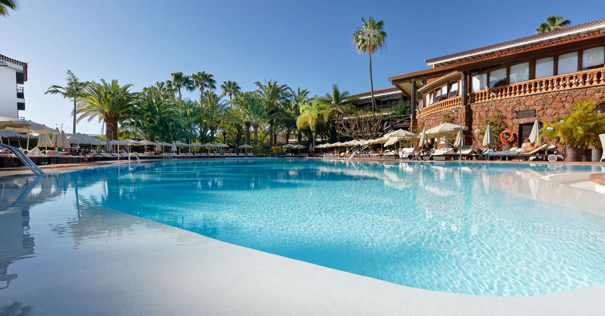 Ein Foto vom Pool im Hotel Parque Tropical