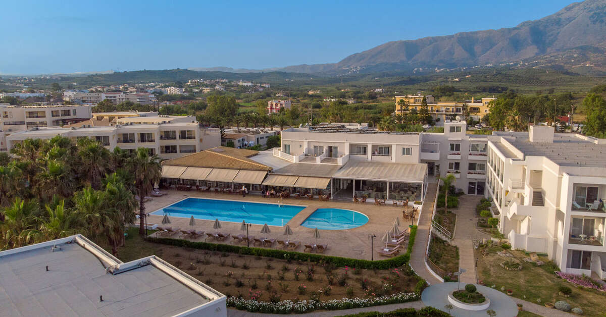 Ein Foto vom Pool im Delfina Tropic Beach