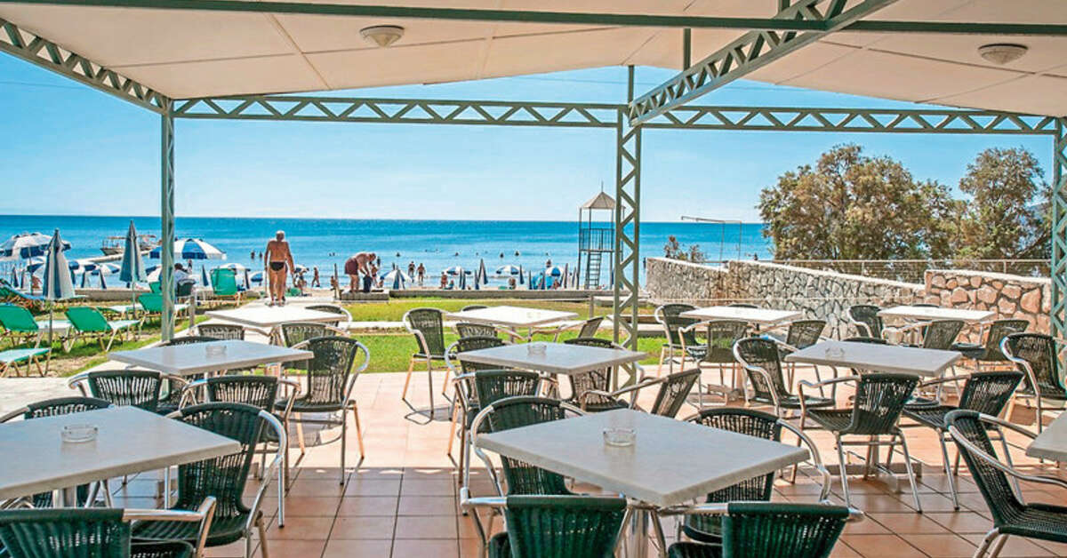 Een foto van het terras bij Astir Palace