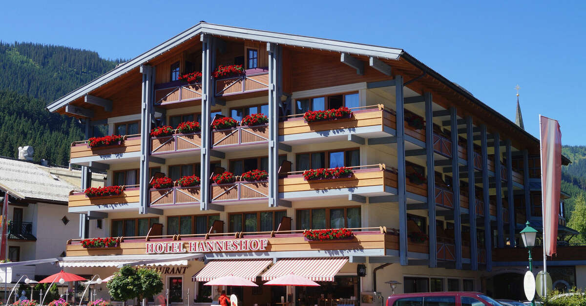 Een foto van de buitenkant van Hotel Hanneshof