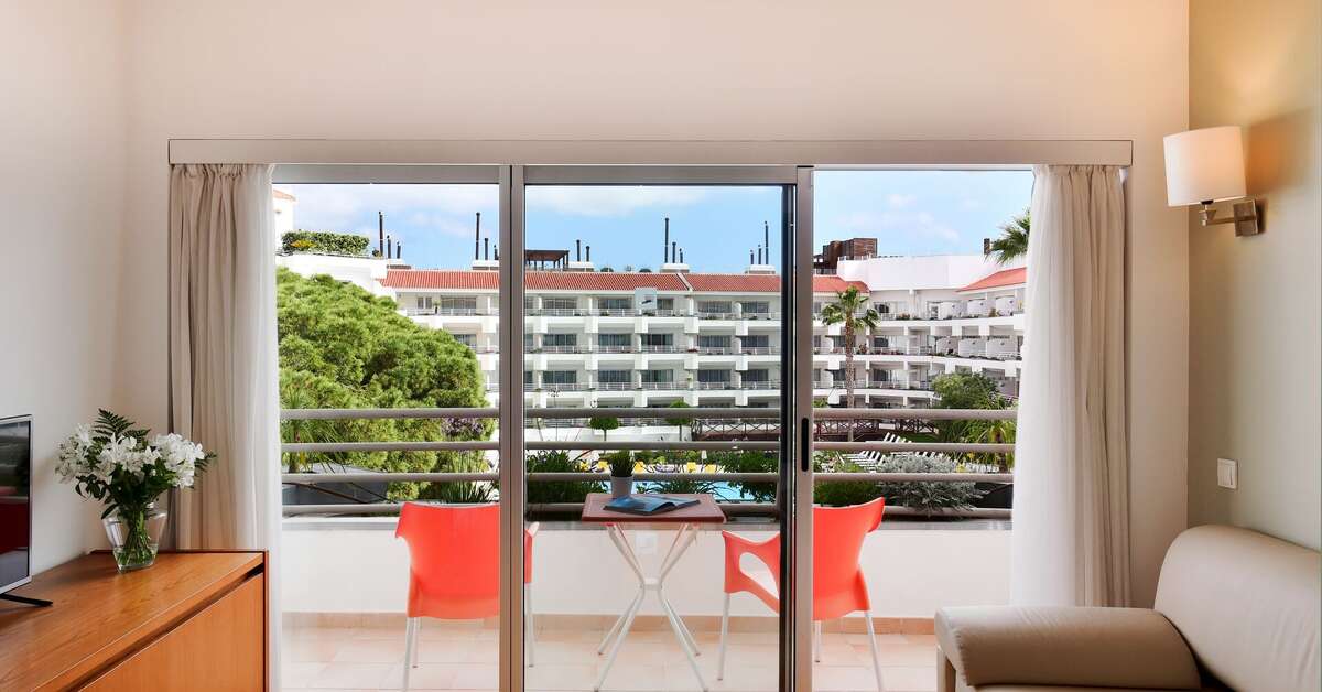 Een foto van Aqualuz Lagos by The Editory