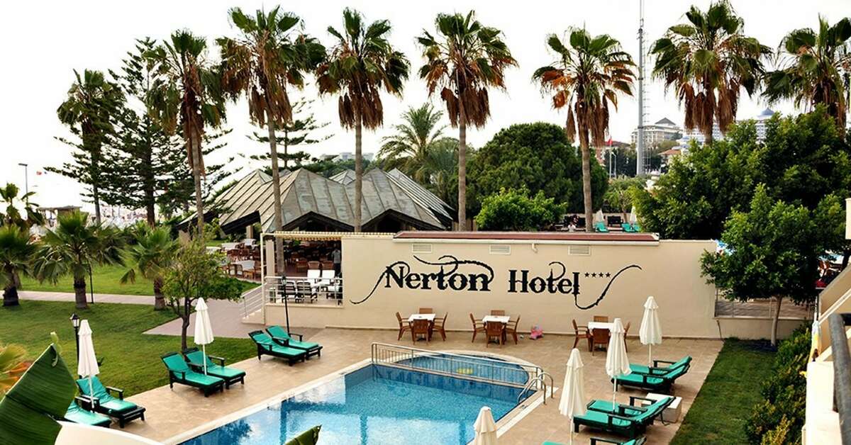 Ein Foto vom Pool im Hotel Nerton