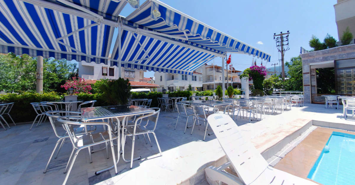 Een foto van het terras bij Cidihan Hotel