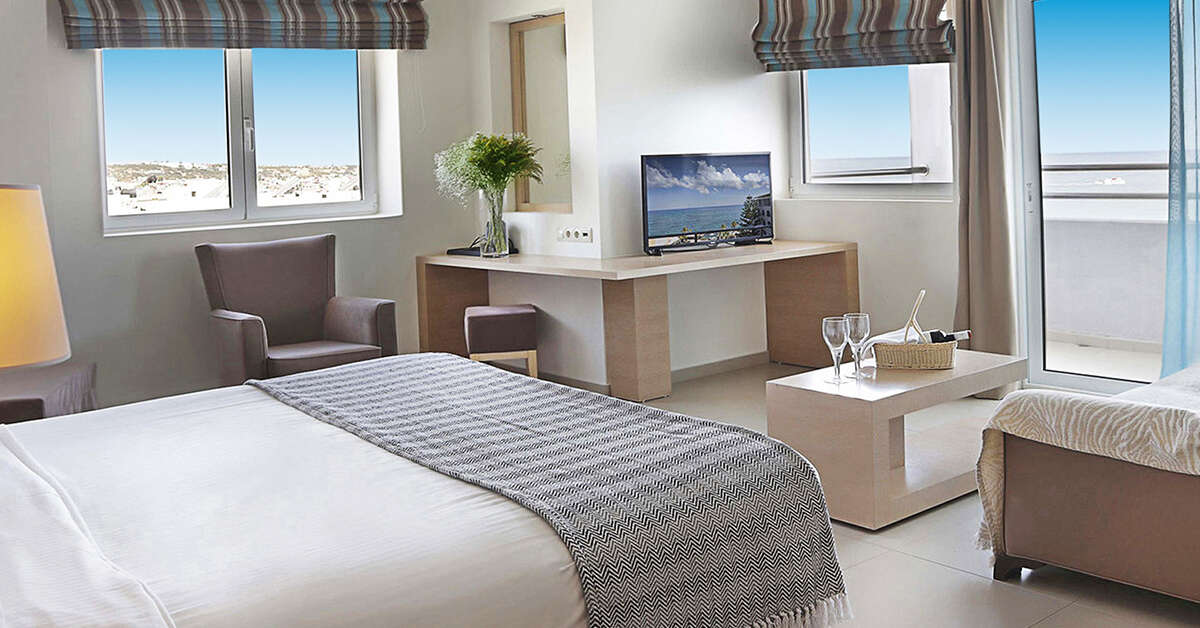 Ein Foto Glaros Beach Hotel