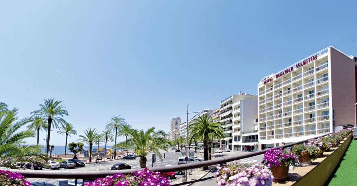 Een foto van de buitenkant van Hotel Rosamar Maritim