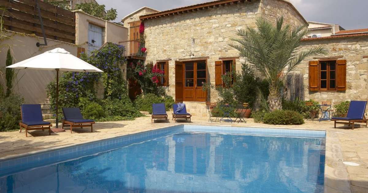 Een foto van het zwembad bij Eveleos Country House