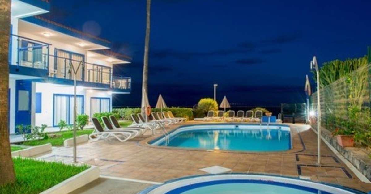 Een foto van de buitenkant van Appartementen Los Caribes I