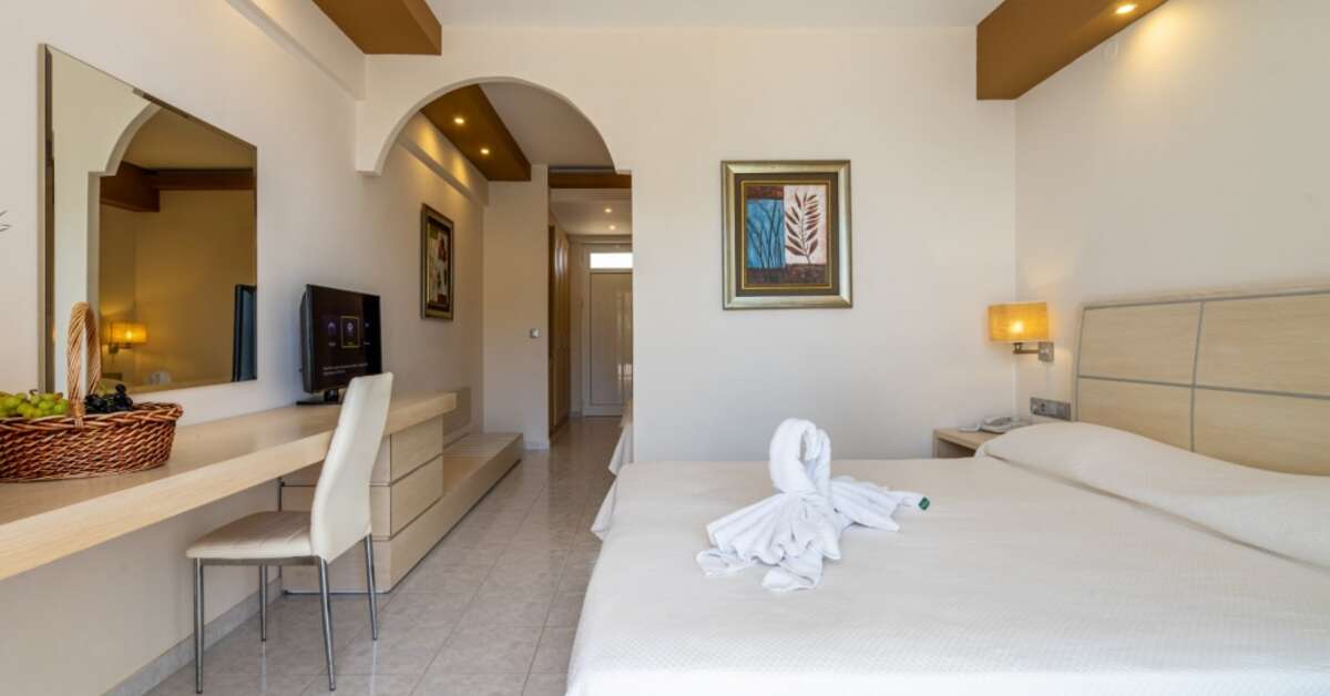 Een foto van Kamari Plus Hotel