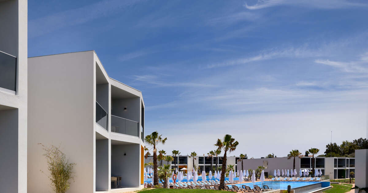 Een foto van het zwembad bij Tivoli Alvor Algarve Resort