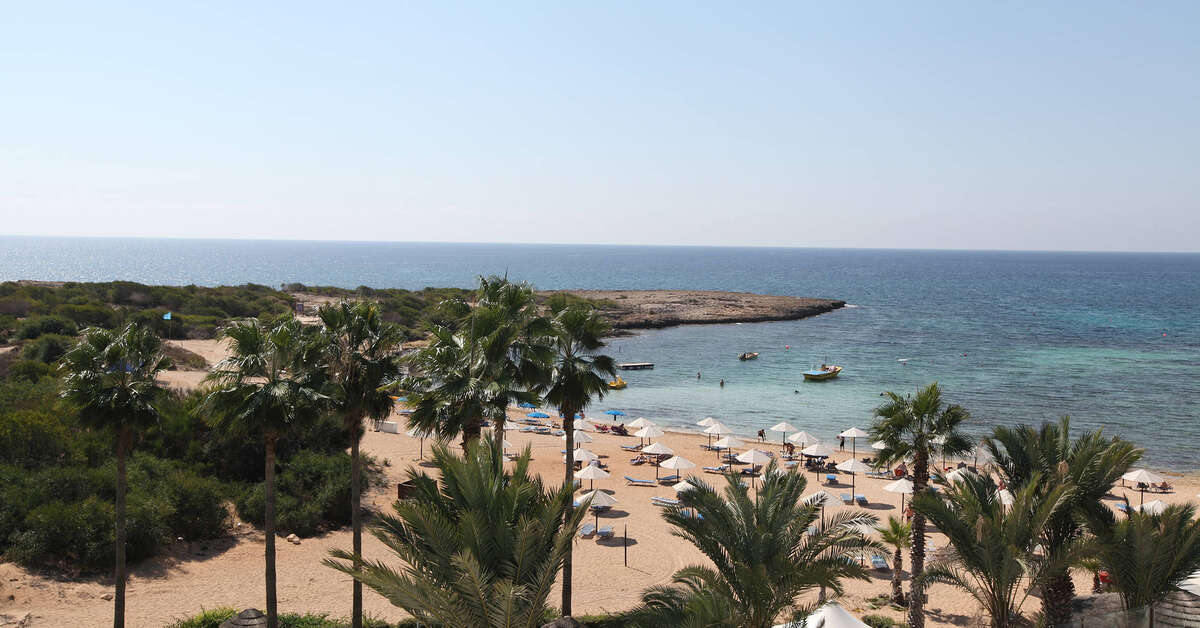 Ein Foto vom Strand beim Dome Beach Hotel & Resort