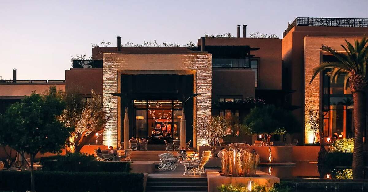 Een foto van de buitenkant van Royal Palm Marrakech