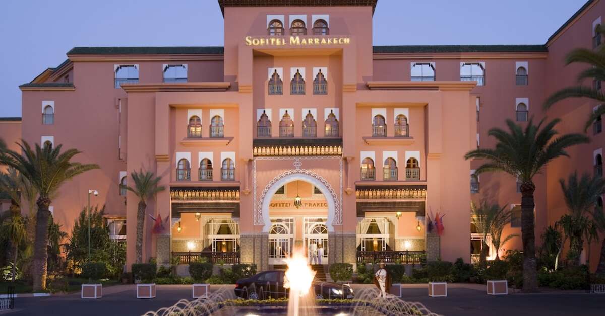 Een foto van de buitenkant van Sofitel Marrakech Lounge & Spa & Palais Imperial