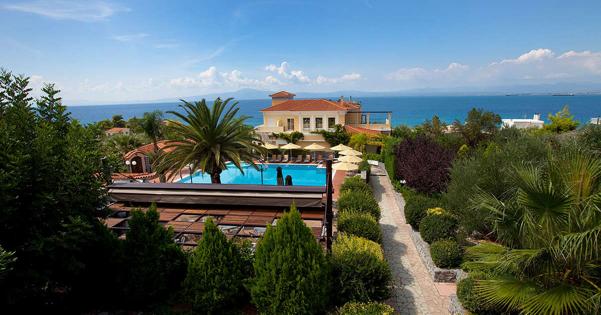 Een foto van het zwembad bij Hotel Akti Taygetos