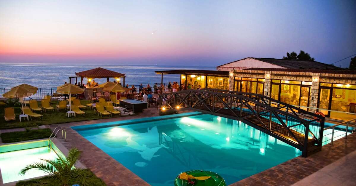 Een foto van het zwembad bij Hotel Ekavi Beach