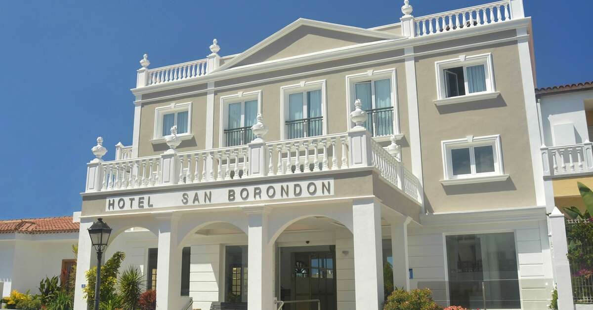 Een foto van de buitenkant van Hotel San Borondon