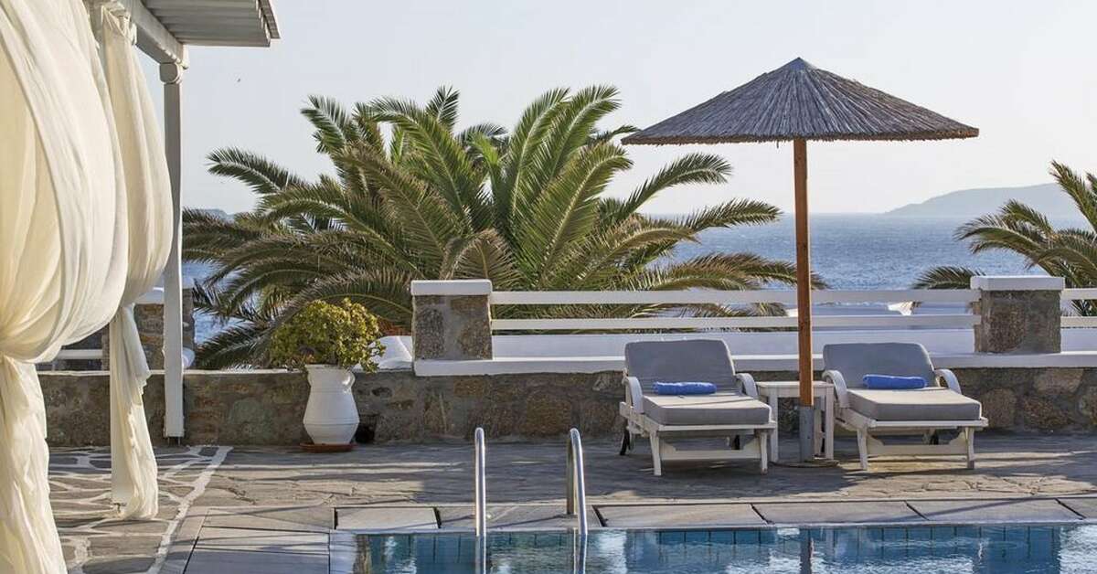 Een foto van het zwembad bij Manoulas Mykonos Beach Resort