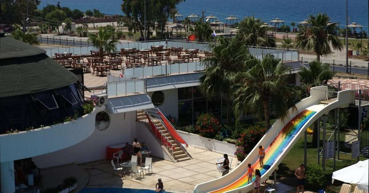 Een foto van het zwembad bij Hotel Drita