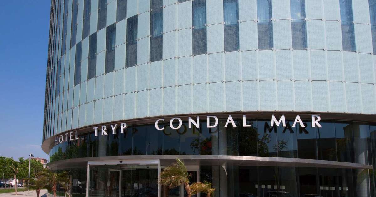 Ein Foto von der Außenansicht des Hotel Barcelona Condal Mar Affiliated by Melia