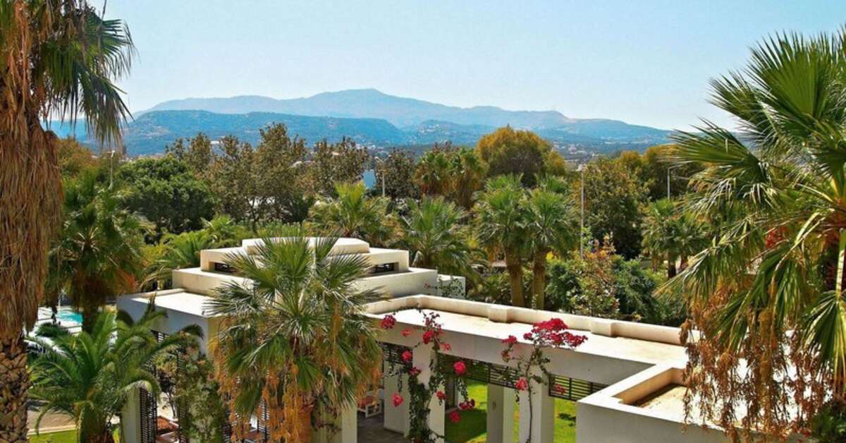 Een foto van het terras bij Grecotel Creta Palace