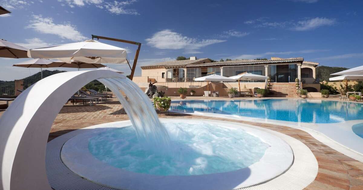 Een foto van het zwembad bij Hotel Parco degli Ulivi