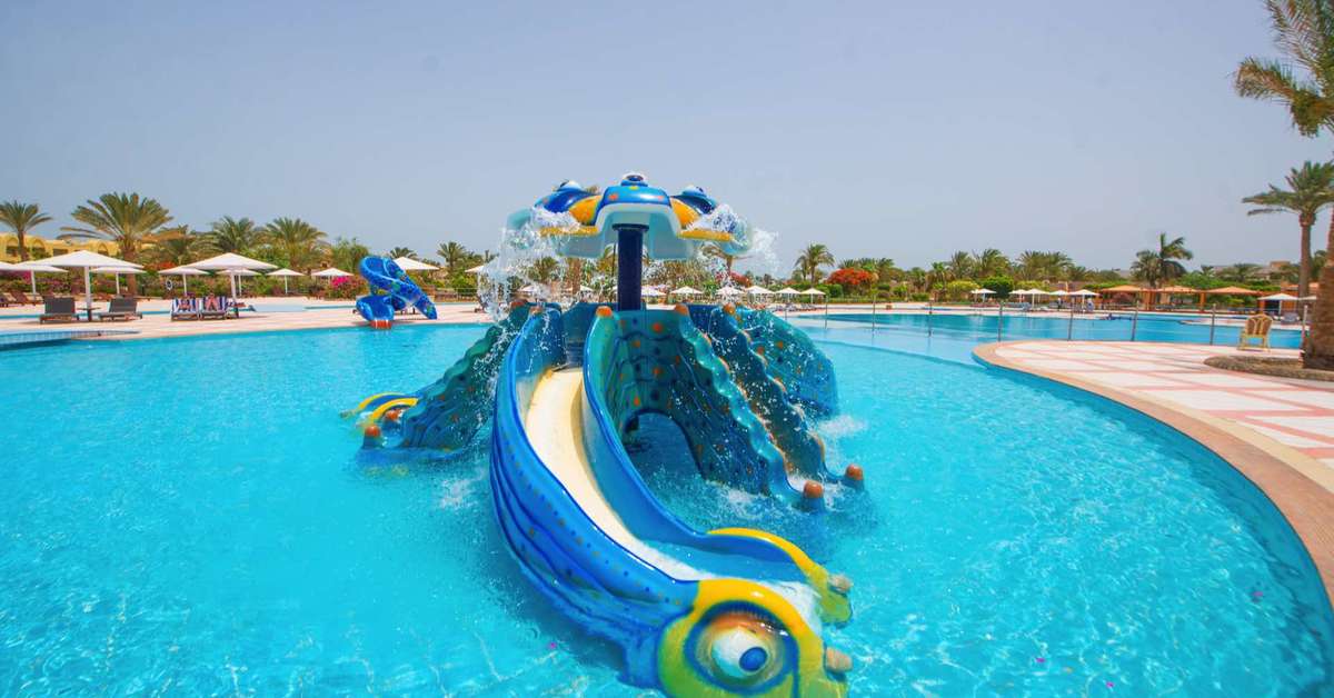 Een foto van het zwembad bij Pharaoh Azur Resort