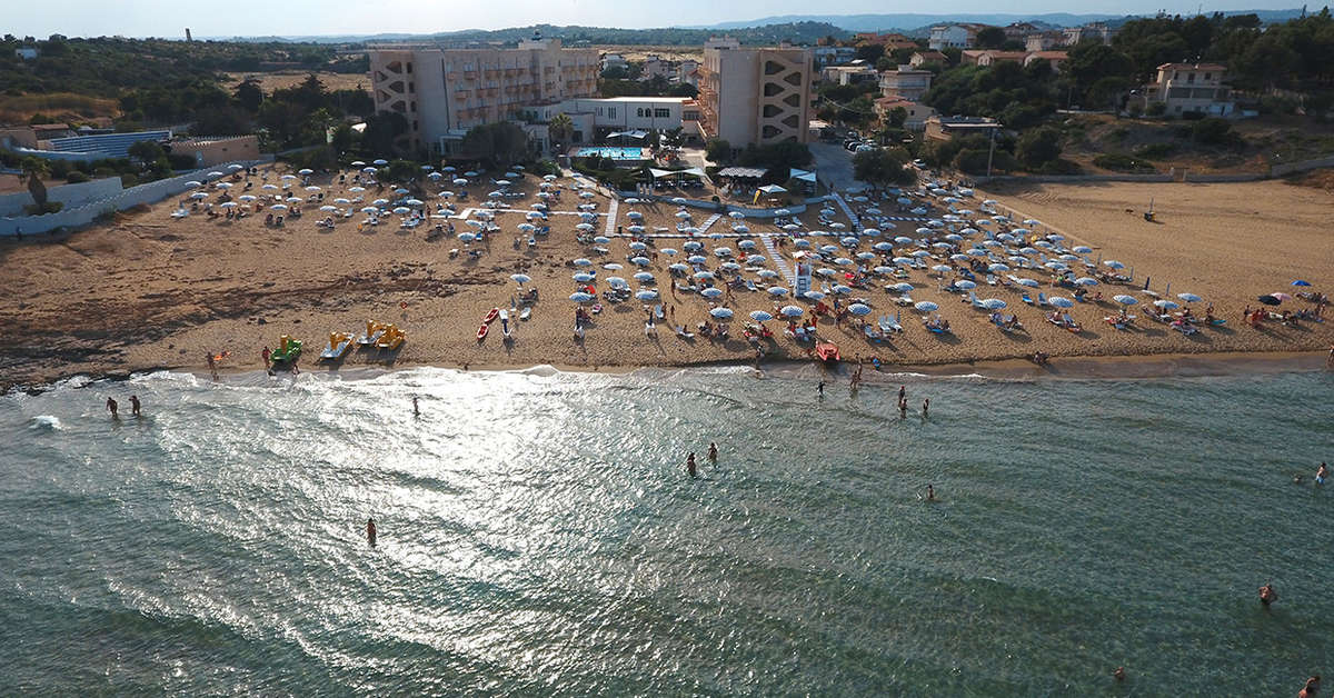 Een foto van het strand bij Hotel Club Eloro