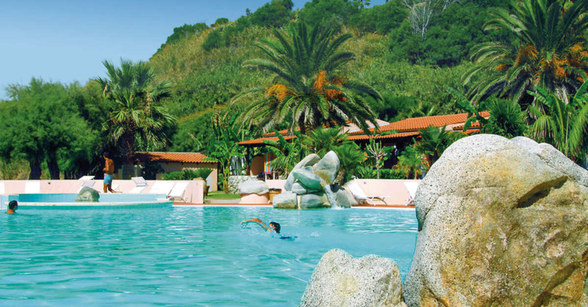 Een foto van het zwembad bij Cala Di Volpe