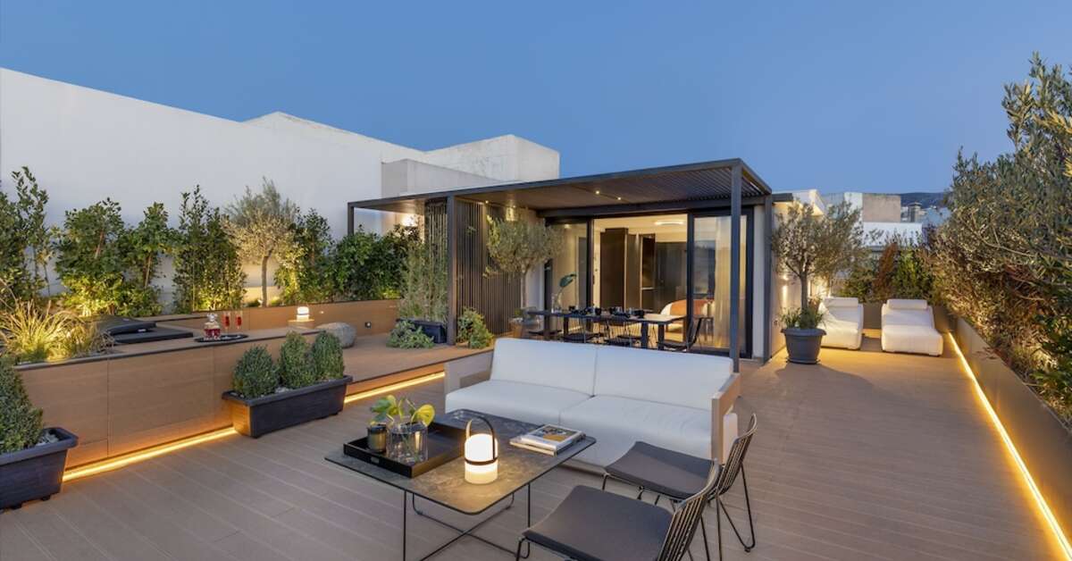Een foto van The Newel Acropolis