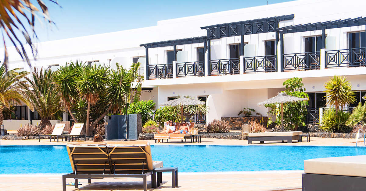 Een foto van het zwembad bij Hotel Coral Cotillo Beach