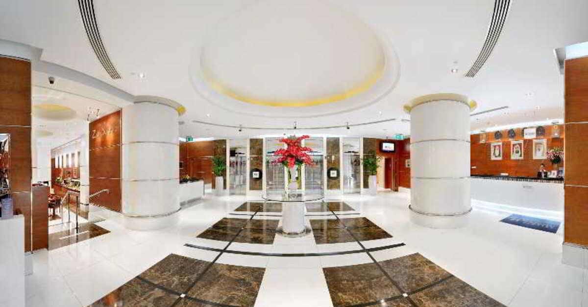 Een foto van het interieur van Golden Sands Hotel Sharjah
