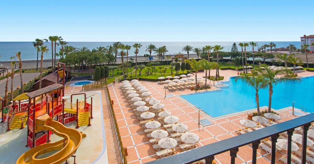 Een foto van het zwembad bij Iberostar Malaga Playa