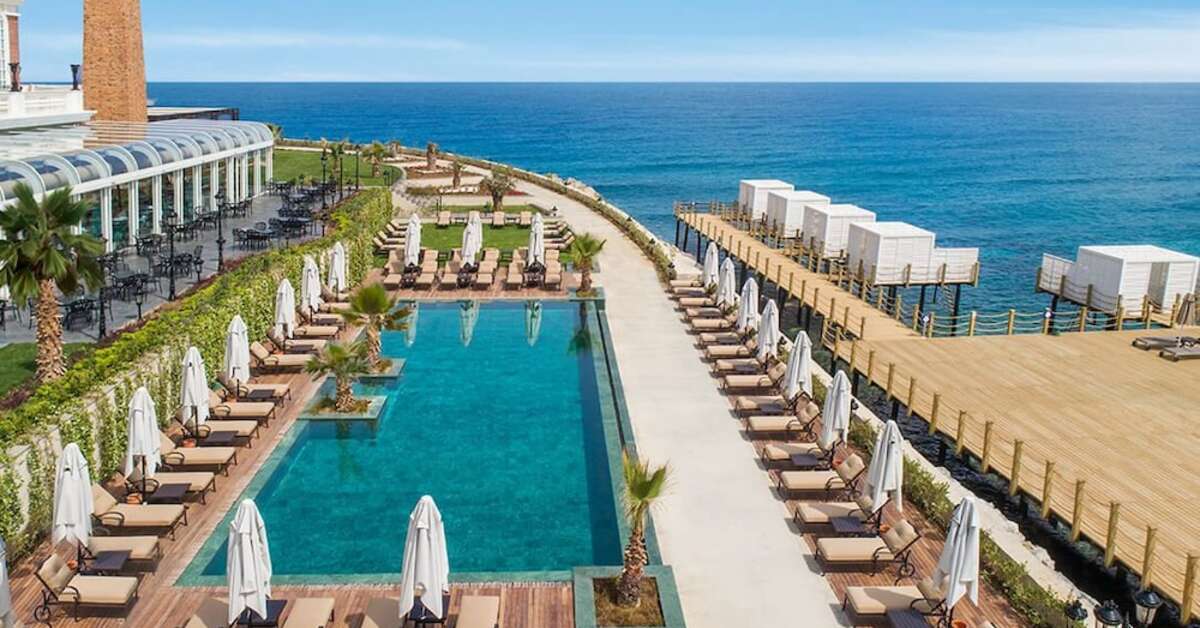 Ein Foto vom Pool im Kaya Palazzo Resort & Casino