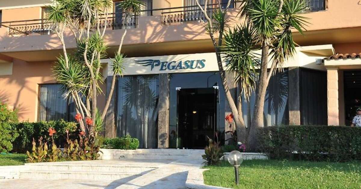 Een foto van de buitenkant van Hotel Pegasus Corfu