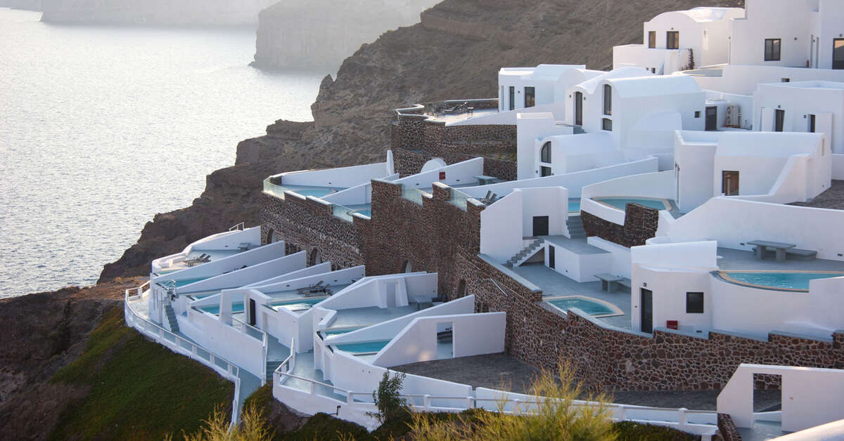 Een foto van de buitenkant van Grand Ambassador Santorini by Trend Hotels