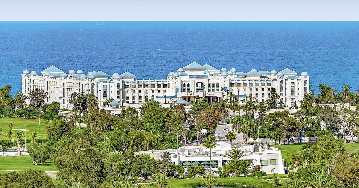 Een foto van de buitenkant van Barcelo Concorde Green Park Palace
