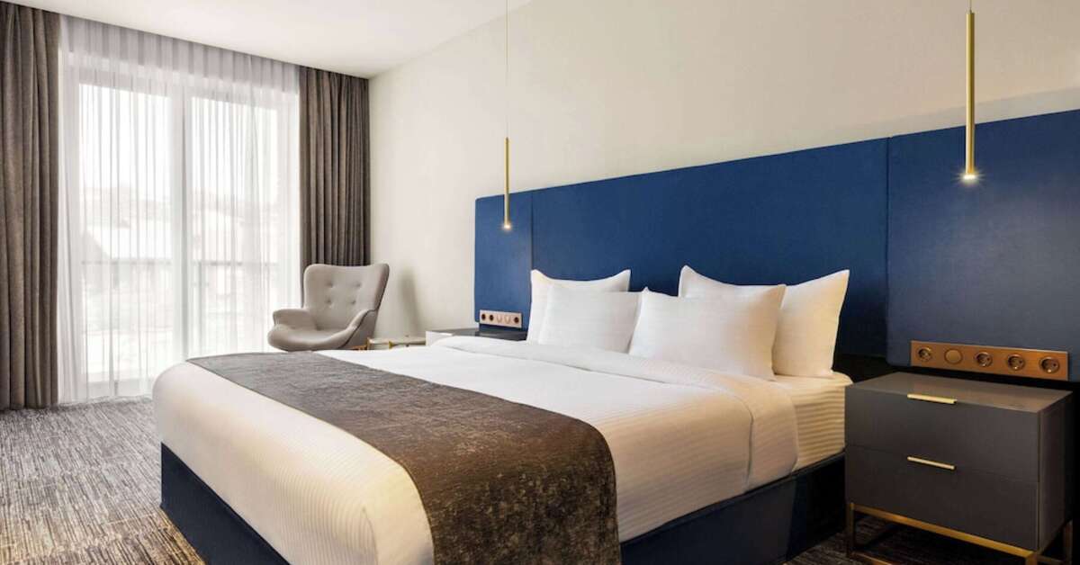 Een foto van Ramada by Wyndham Tbilisi Old City