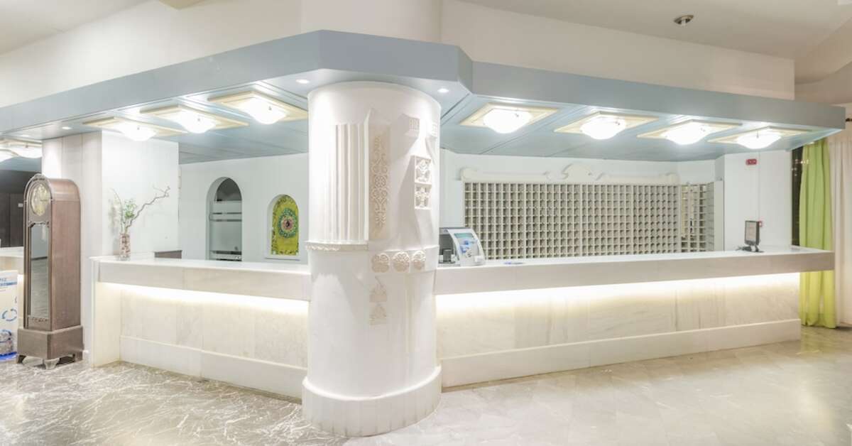 Een foto van het interieur van Atlantis Hotel