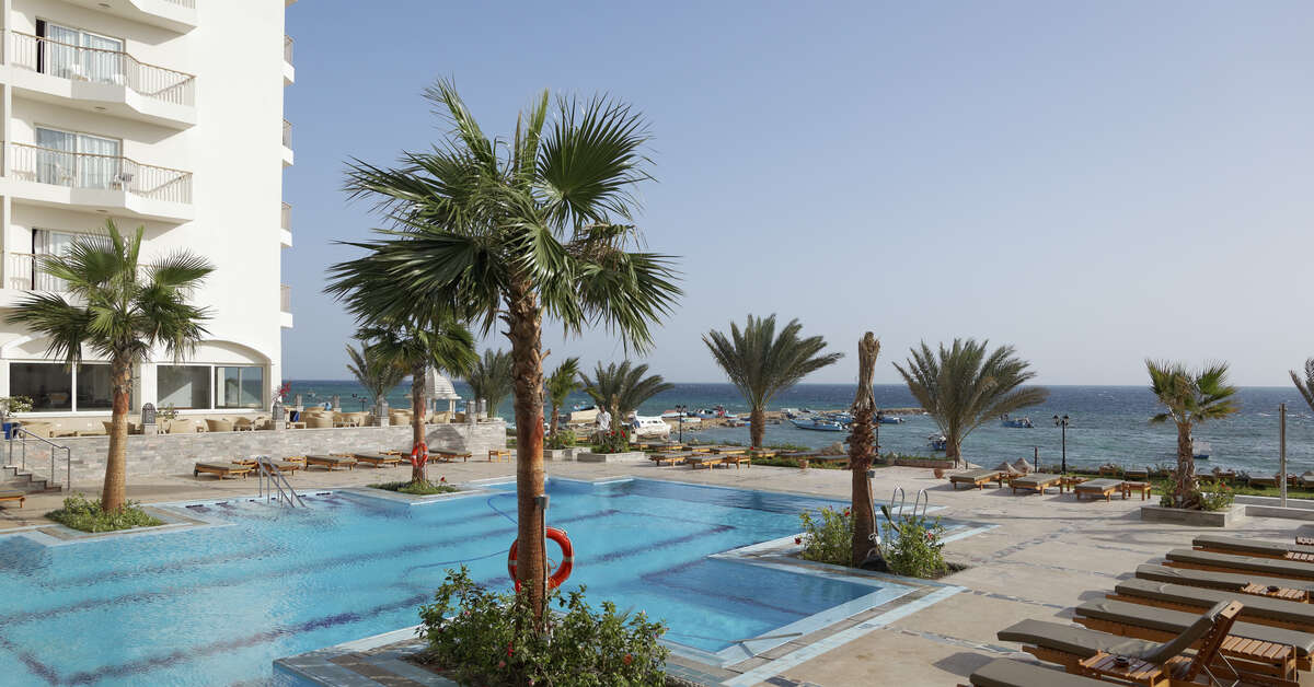Een foto van het zwembad bij Royal Star Beach Resort