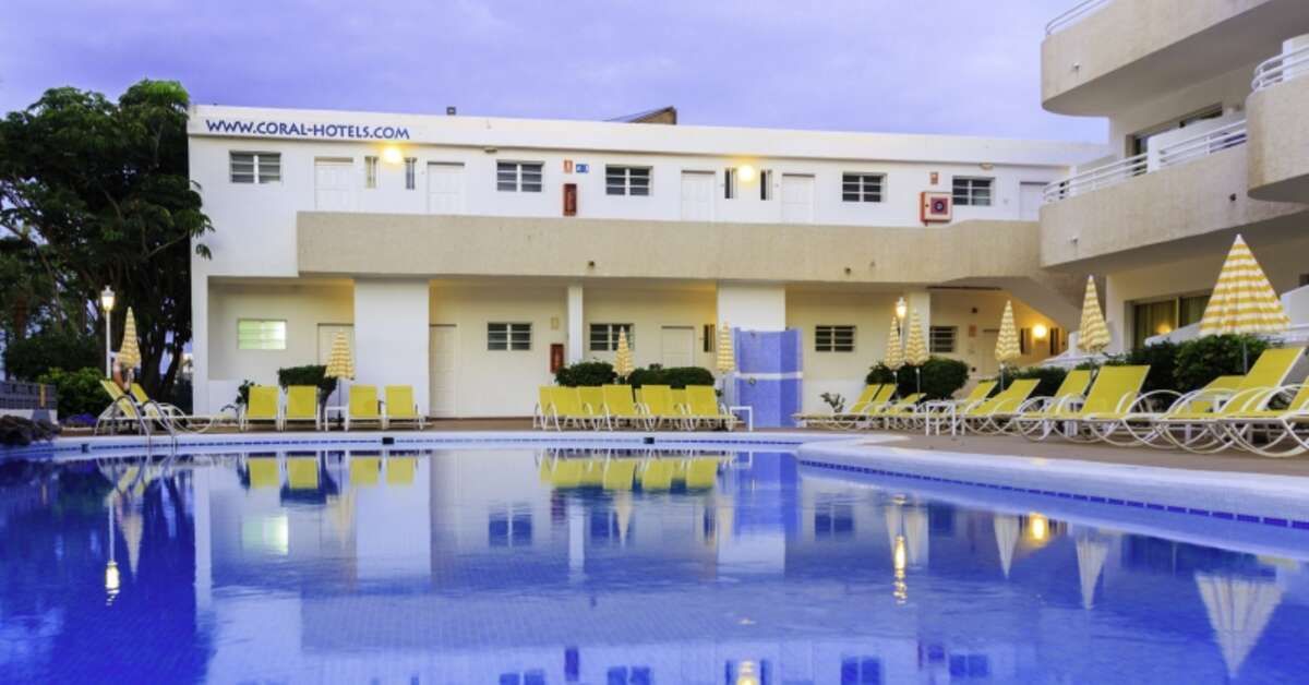 Een foto van het zwembad bij Appartementen Coral California