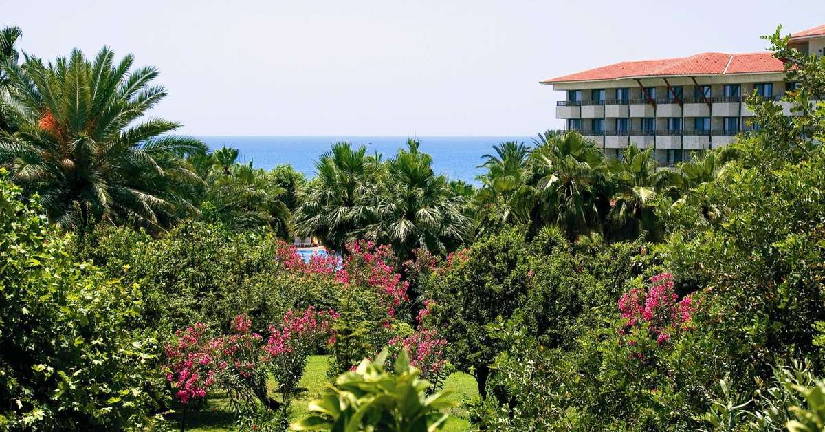 Een foto van het terras bij Hotel Defne Garden