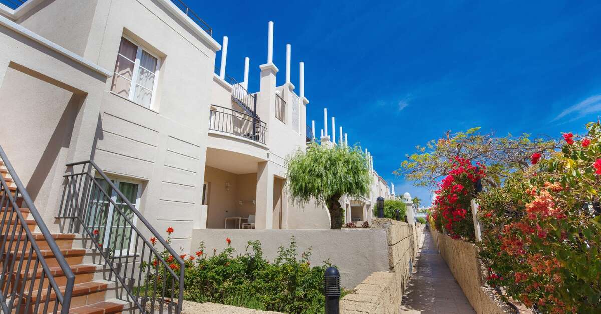 Een foto van de buitenkant van Aparthotel Los Olivos
