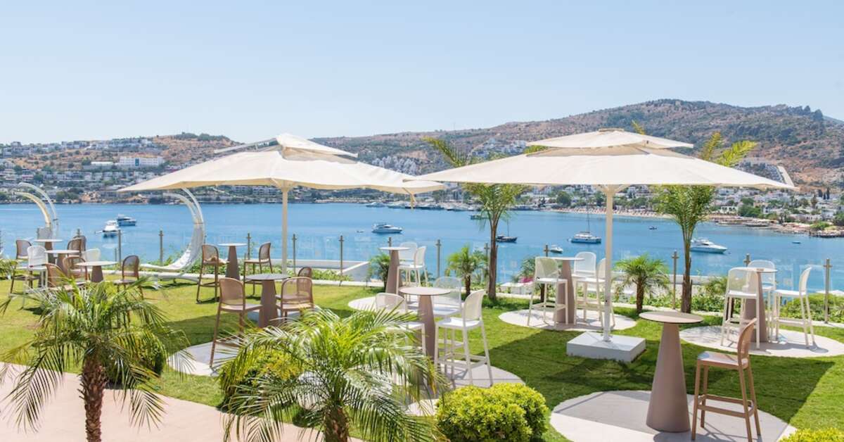 Een foto van het terras bij Hotel Baia Bodrum